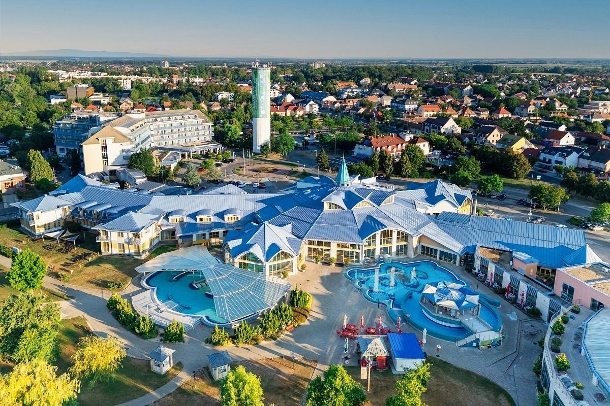Hotel Park Inn Sarvar ****